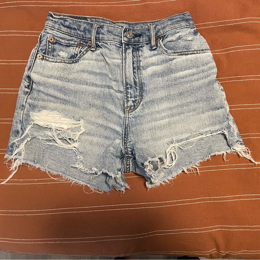 American Eagle Highest Rise 90's Boyfriend Short